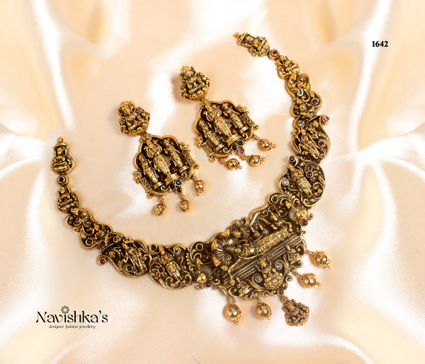 Nagishi Necklace