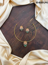 Load image into Gallery viewer, Hasli Necklace
