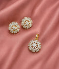 Ad pendent set