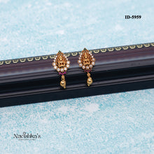 Load image into Gallery viewer, Antique Ear Tops/Studs
