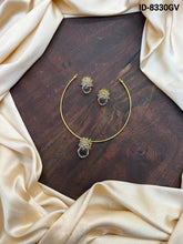 Load image into Gallery viewer, Hasli Necklace
