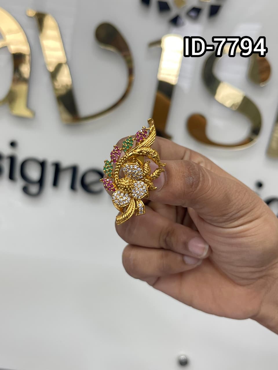 Antique Saree Pin