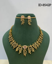 Load image into Gallery viewer, Antique Necklace Set
