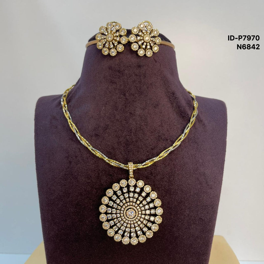 Hasli with Victorian pendant