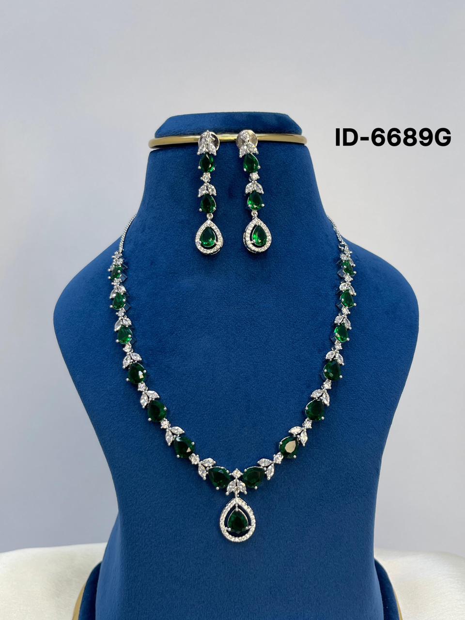 AD Necklace Set