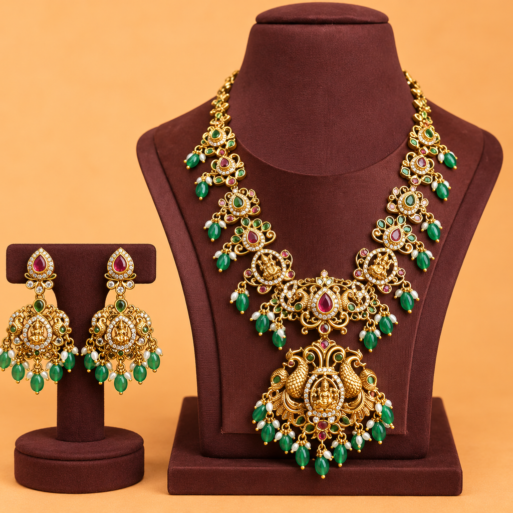 AD necklace set
