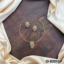 Load image into Gallery viewer, Hasli Necklace
