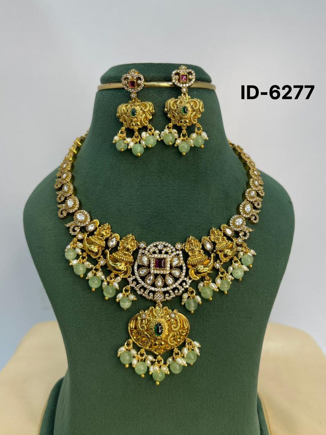 Victorian Necklace Set