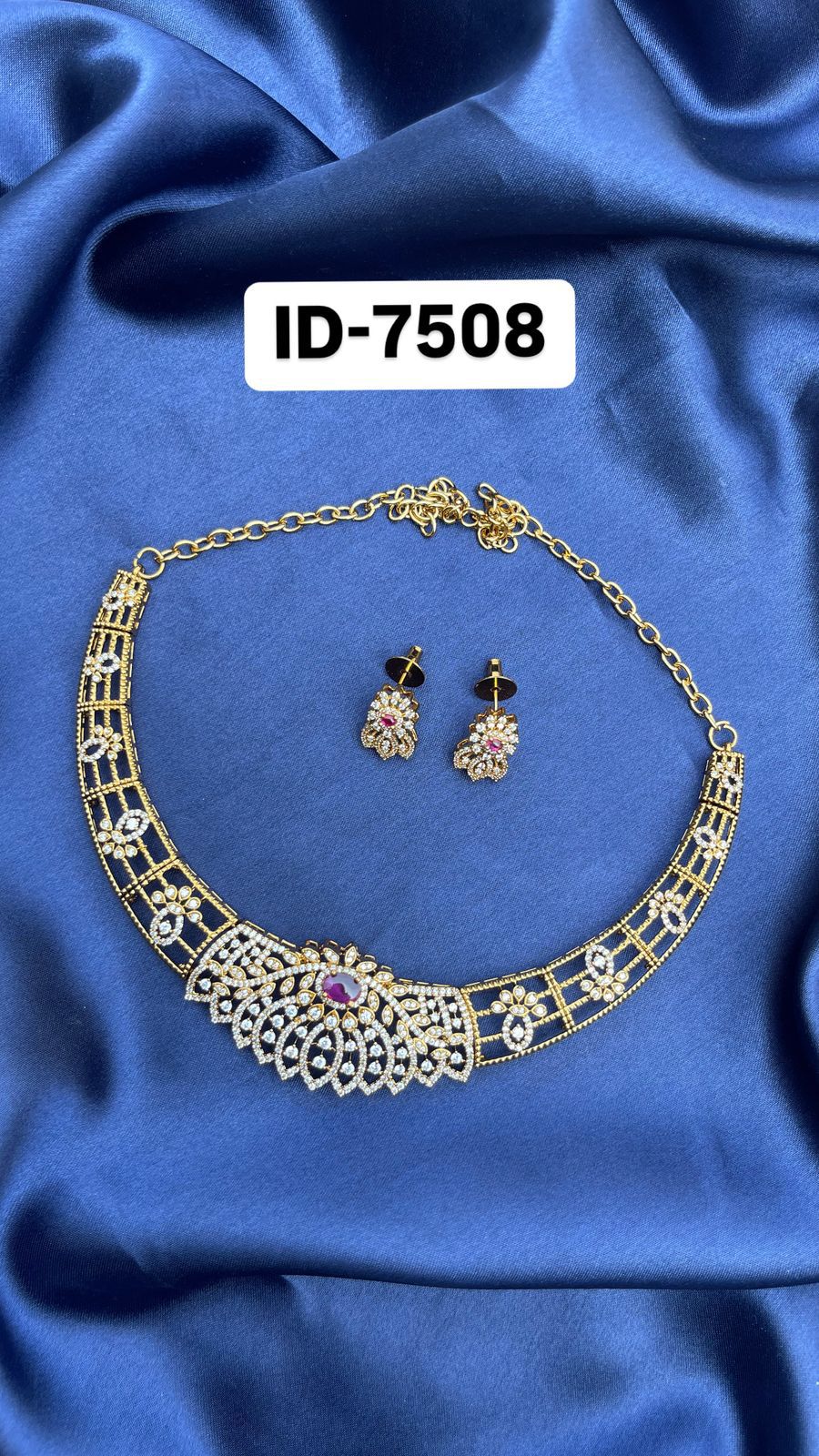 Victorian Kante Necklace Set