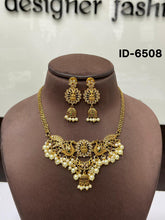 Load image into Gallery viewer, Antique Choker

