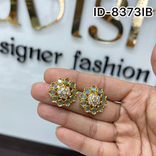 Load image into Gallery viewer, Zircon Ear Tops/Studs
