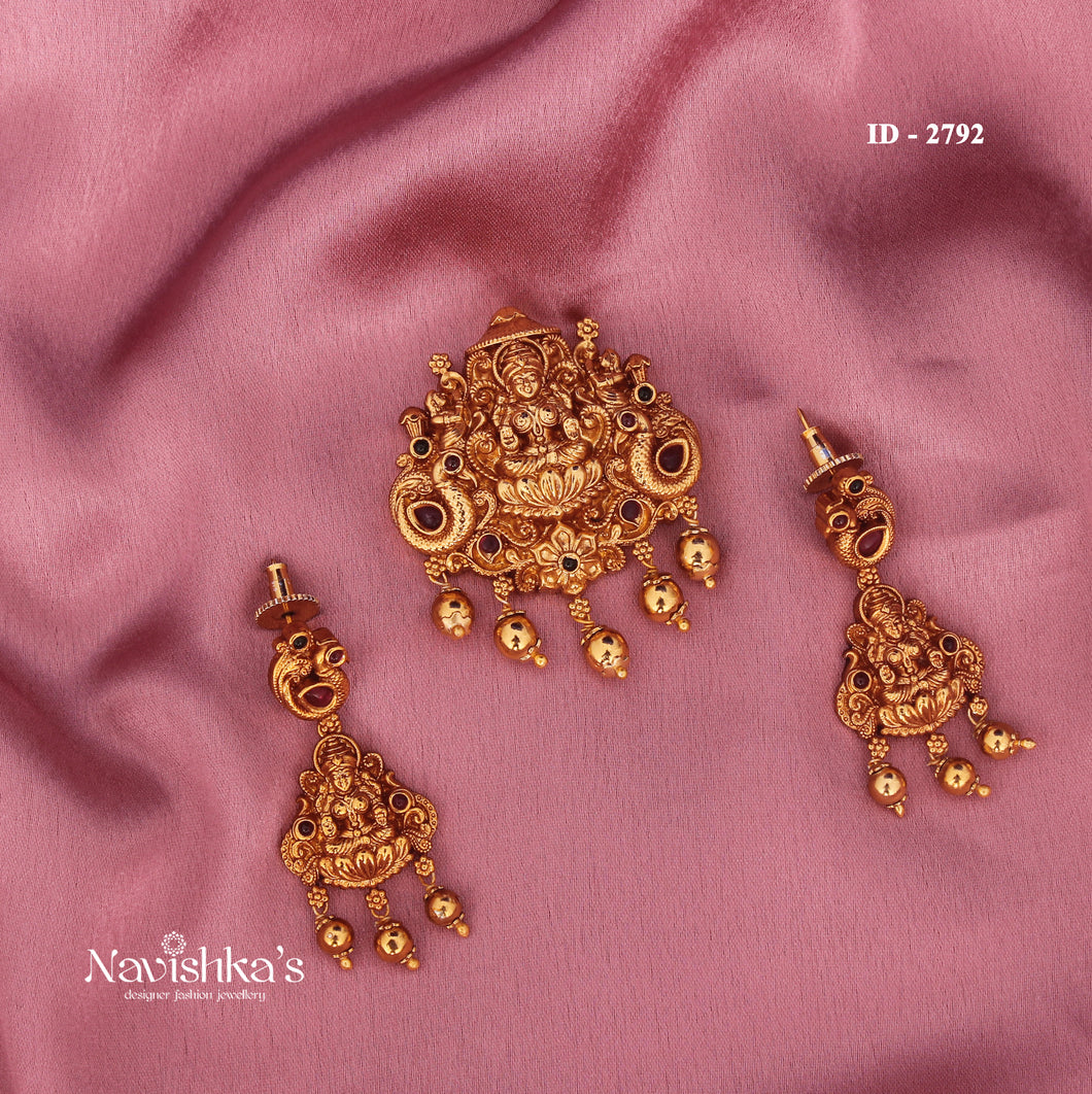 Antique Pendant Set