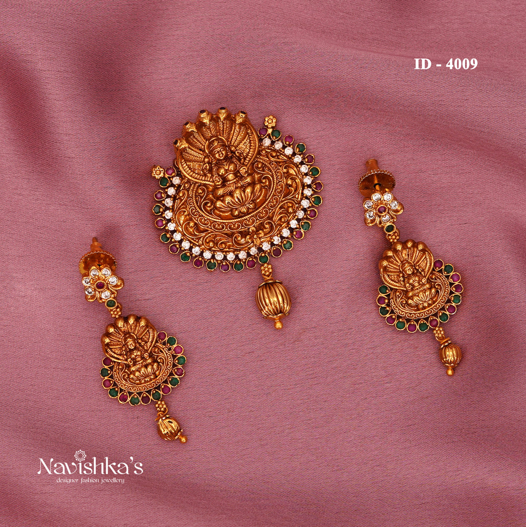 Antique Pendant Set